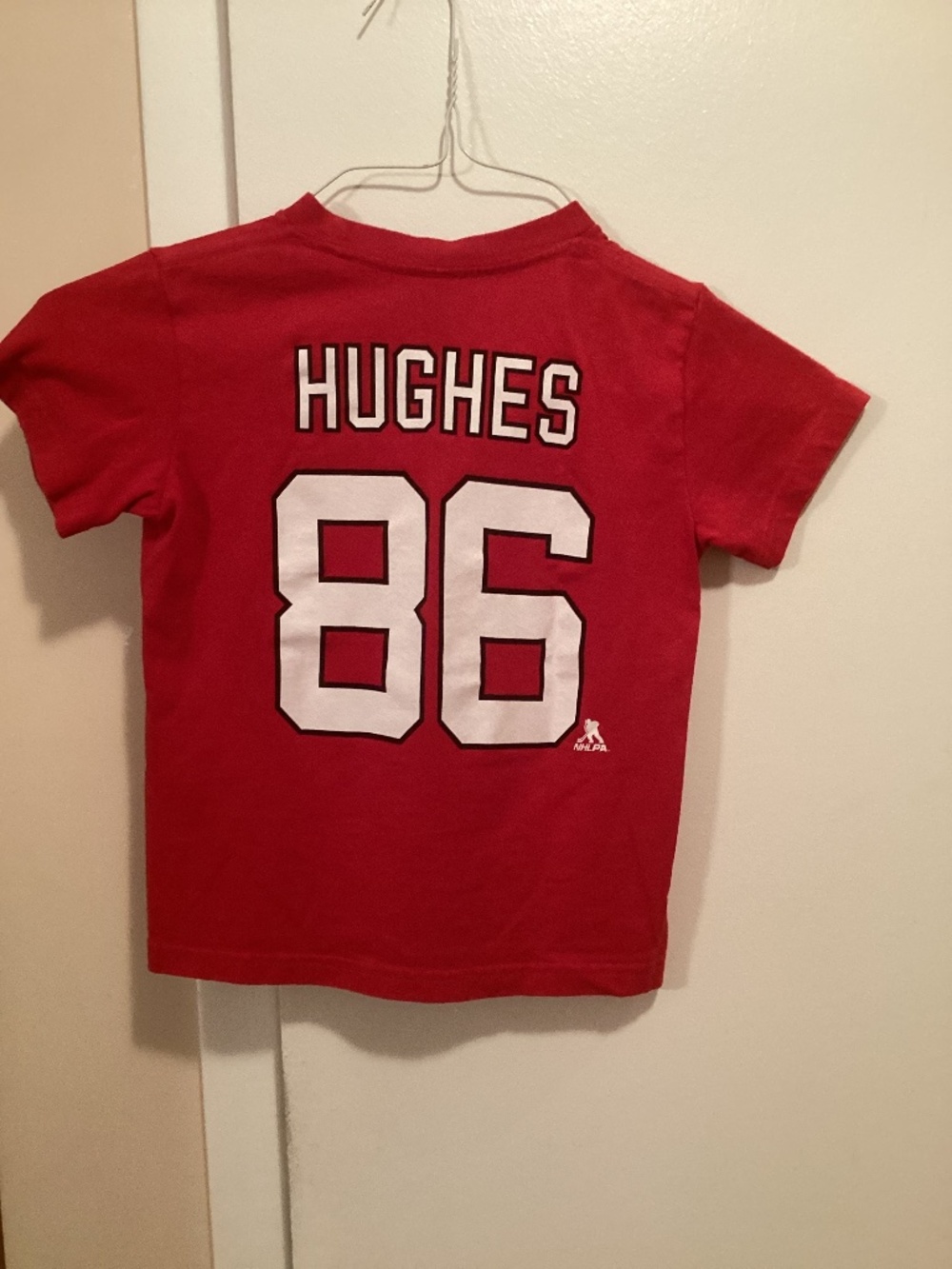 NHL Hughes #86 t-shirt (M 5/6)